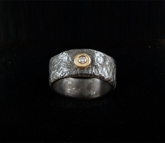 Jeff Mckenzie - Reticulated Oxidized Sterling Ring.18kt Gold & .05ct Diamond. Ring Size 7, .25"W